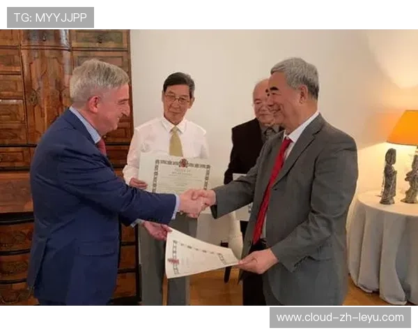 足球俱乐部领袖因社区贡献获颁地方荣誉勋章，业余足球队奖项设置